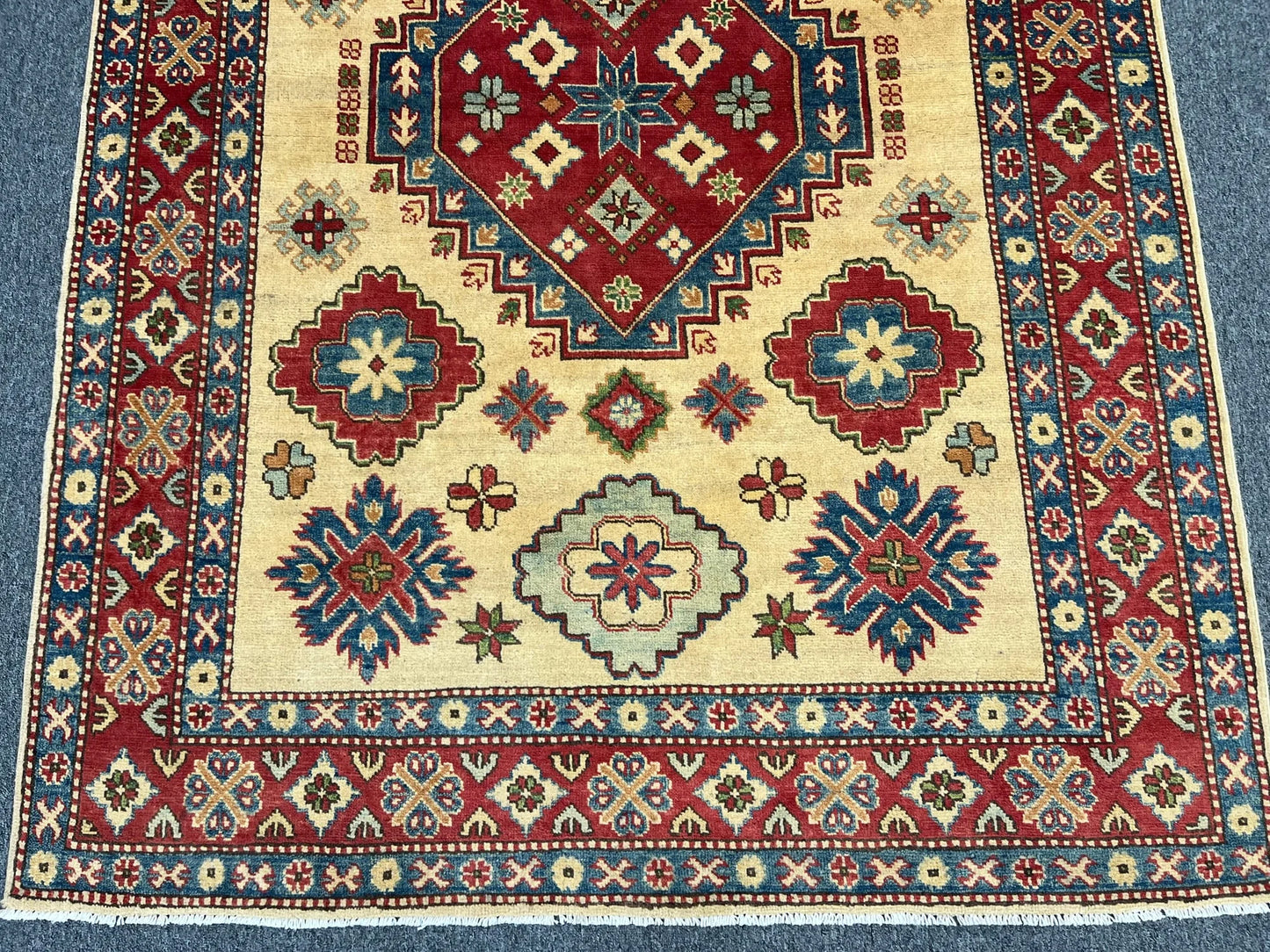 Kazak Ivory/Rest Multicolor 5X7 Handmade Wool Rug # 10552