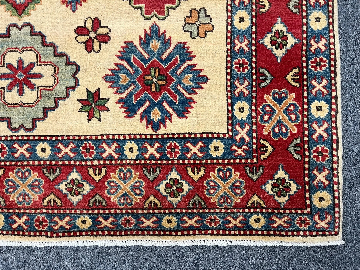Kazak Ivory/Rest Multicolor 5X7 Handmade Wool Rug # 10552