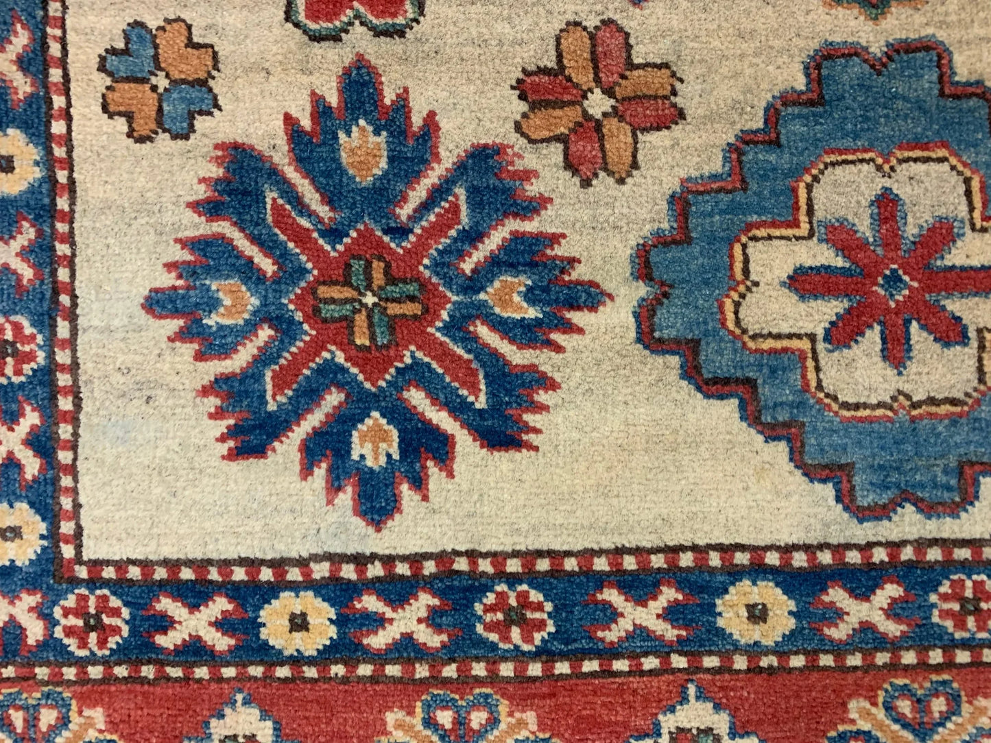 Kazak Ivory/Rest Multicolor 5X7 Handmade Wool Rug # 10018