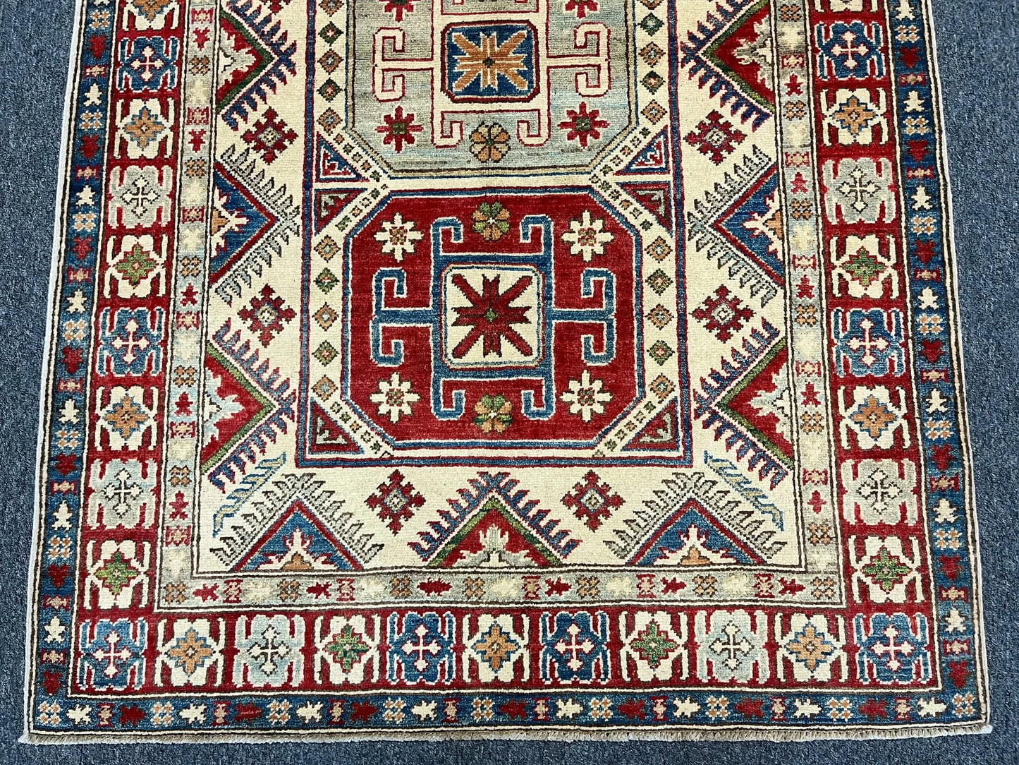 4X6 Hand knotted Kazak Tribal Wool Rug # 9889