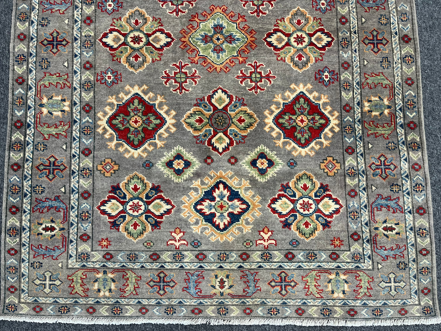 Kazak Soft Gray 4X6 Wool Hand-knotted Rug # 13772