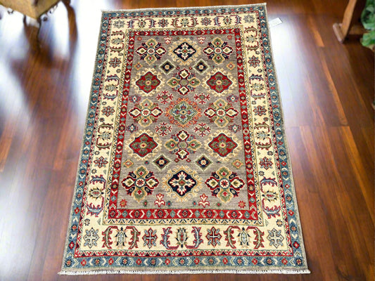 Kazak Soft Gray 4X6 Wool Hand-knotted Rug # 13768